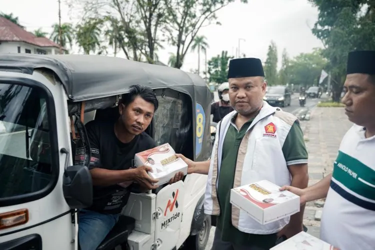 Gerindra Sumut Bagikan 1.000 Takjil Setiap Hari Selama Ramadan