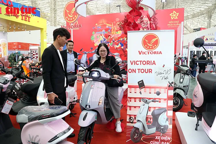 Pameran Musim Semi 2026: Memperkuat Komitmen Vietnam Terhadap Transportasi Hijau