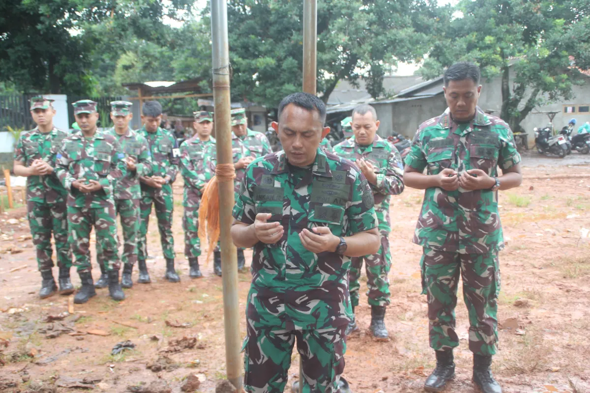 Danyon Kapa 1 Marinir Takziyah ke Keluarga Prajurit yang Berduka