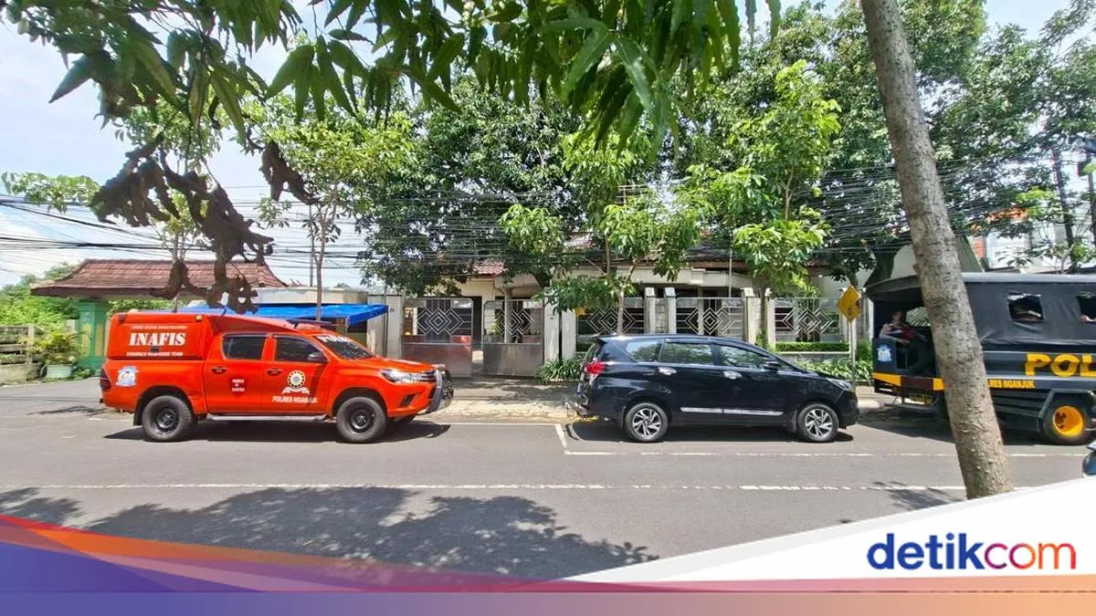 Bareskrim Sita Emas Protolan dalam Penggeledahan Rumah Mewah di Nganjuk