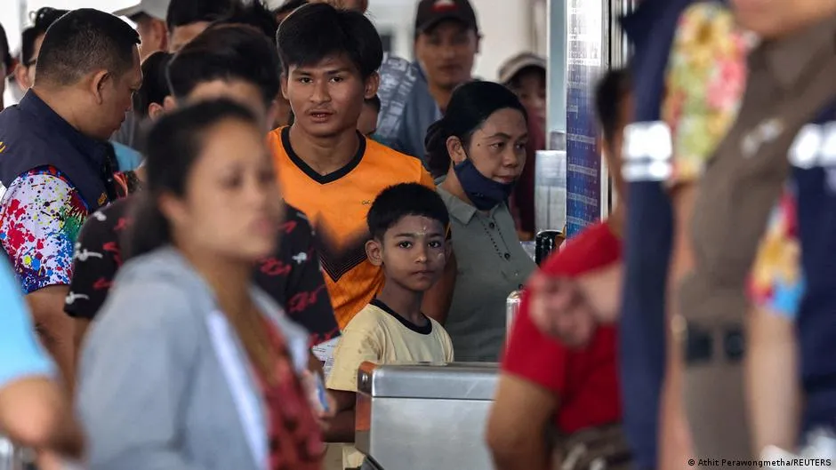 Thailand Berikan Izin Kerja untuk Pengungsi Myanmar di Kamp
