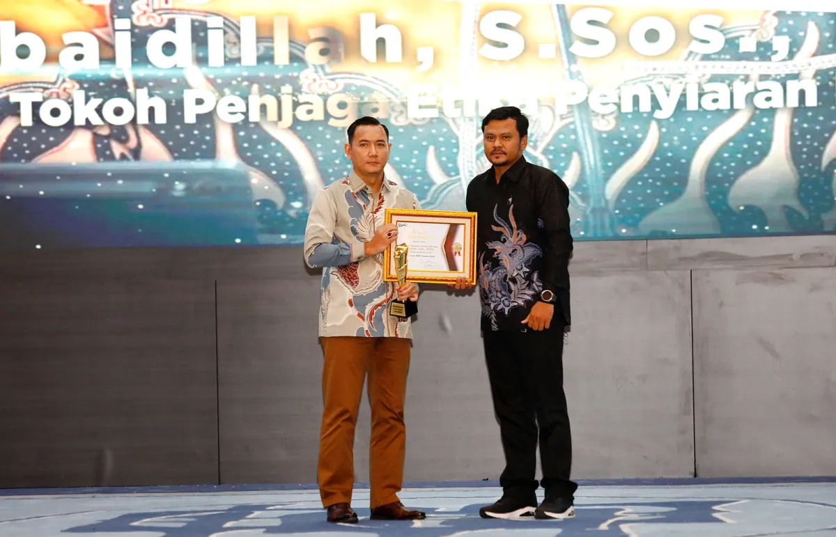 Ubaidillah Terima Penghargaan Tokoh Penjaga Etika Penyiaran di KWP Awards 2026