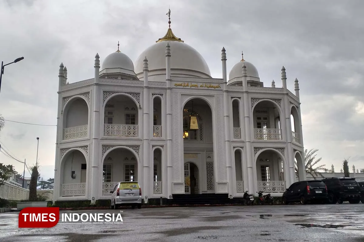Masjid Jami Al Hidayah: Oase Spiritual dengan Arsitektur Timur Tengah di Tasikmalaya