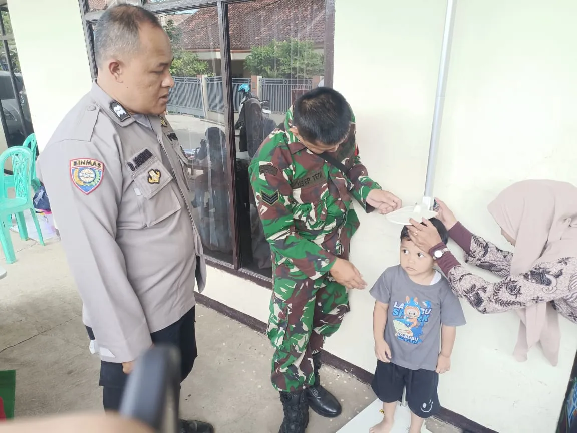 Koramil Cimanggung Lakukan Monitoring Posyandu untuk Cegah Stunting