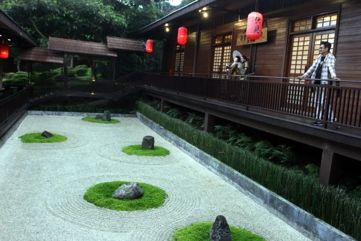 Nikmati Suasana Jepang Saat Ngabuburit di The Onsen Hot Spring Resort Batu