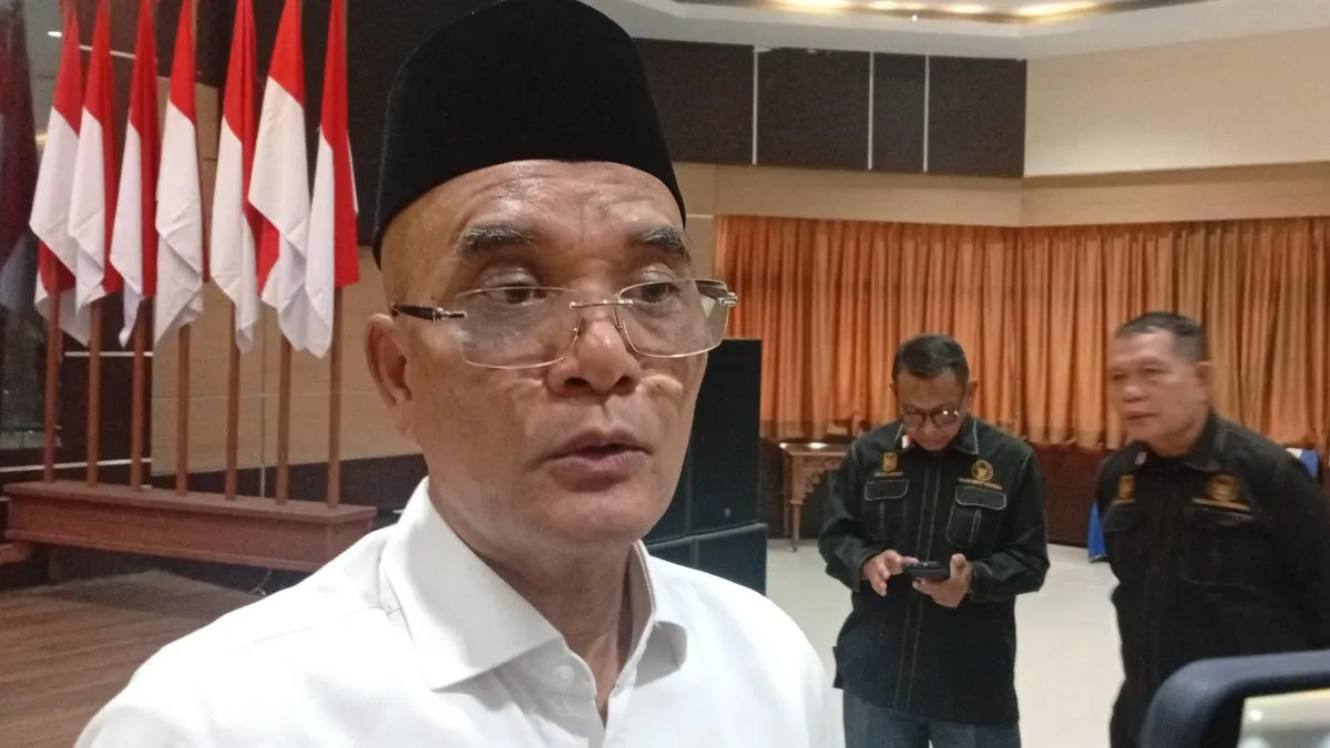 DPR Ajak Masyarakat Hormati Puasa dan Hindari Pamer Makan di Depan Umum
