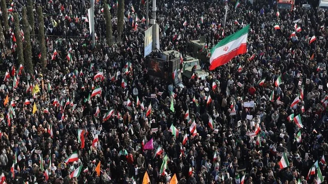 Korban Protes Iran Meningkat, Teheran Ancaman Pangkalan AS di Timur Tengah