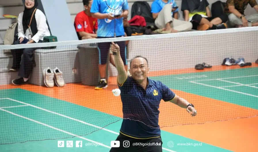Kepala BKN dan Mendikdasmen Gelar Pertandingan Bulu Tangkis untuk Jaga Kebugaran Ramadan