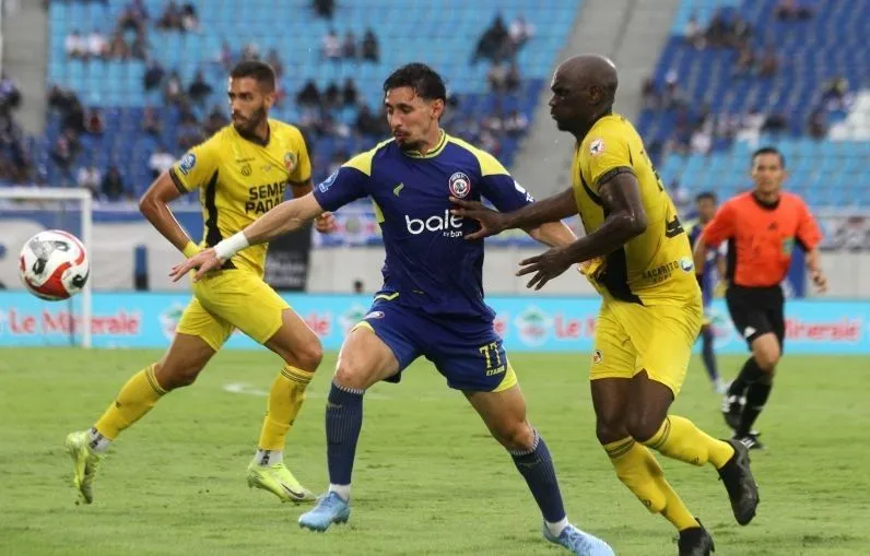 Arema FC Raih Kemenangan 3-0 atas Semen Padang Berkat Taktik Jitu Marcos
