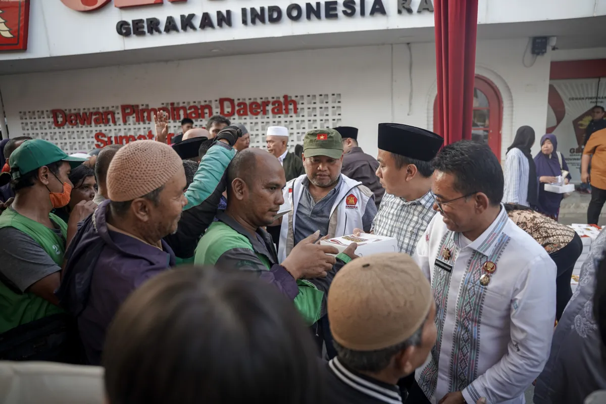 DPD Gerindra Sumut Terus Berbagi Takjil di Hari Kedua Ramadan