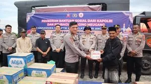 Polres Bener Meriah Bagikan Daging Meugang dan Bantuan Sosial untuk Pengungsi