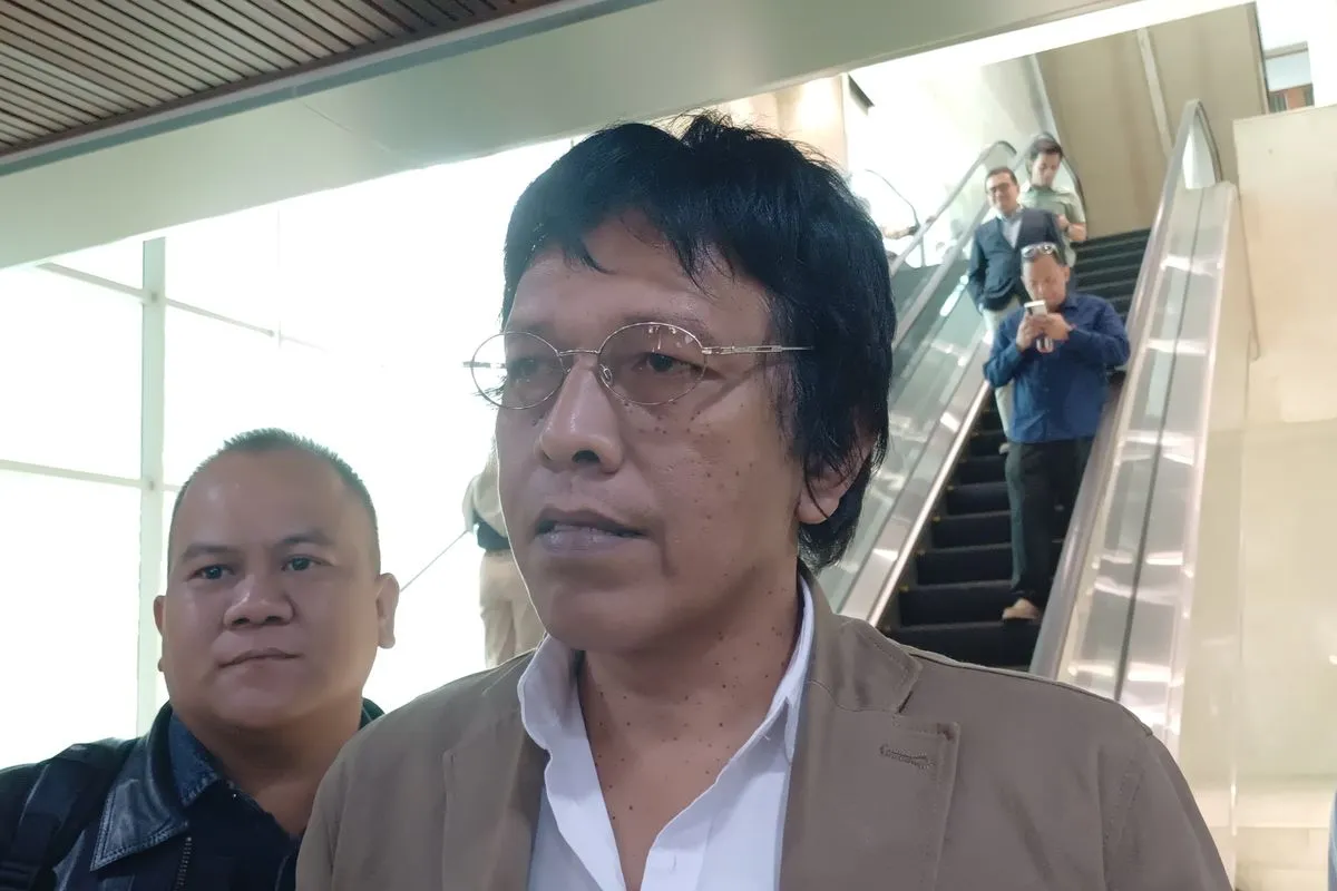 Adian Napitupulu Dorong Pemerintah Naikkan Gaji Guru untuk Kesejahteraan Pendidikan