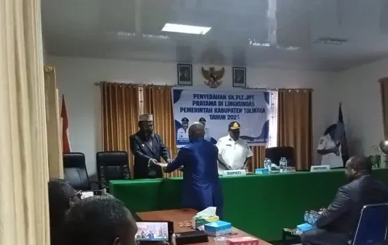 Bupati Tolikara Lantik Pejabat Plt untuk Stabilitas Pemerintahan