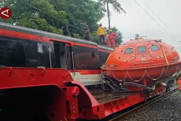 Kecelakaan KA Bandara di Tangerang Mengakibatkan Lumpuhnya Jalur Kereta Api