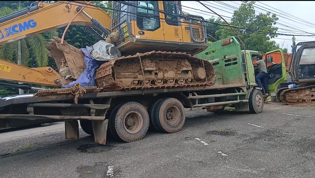 Polres Merangin Amankan Ekskavator Diduga untuk Penambangan Emas Ilegal