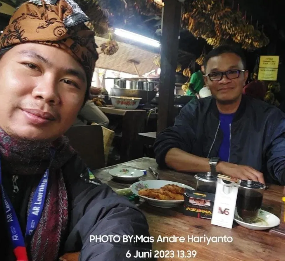 Diskusi Penerbitan Jurnal ISSN di Warung Kopi Klotok