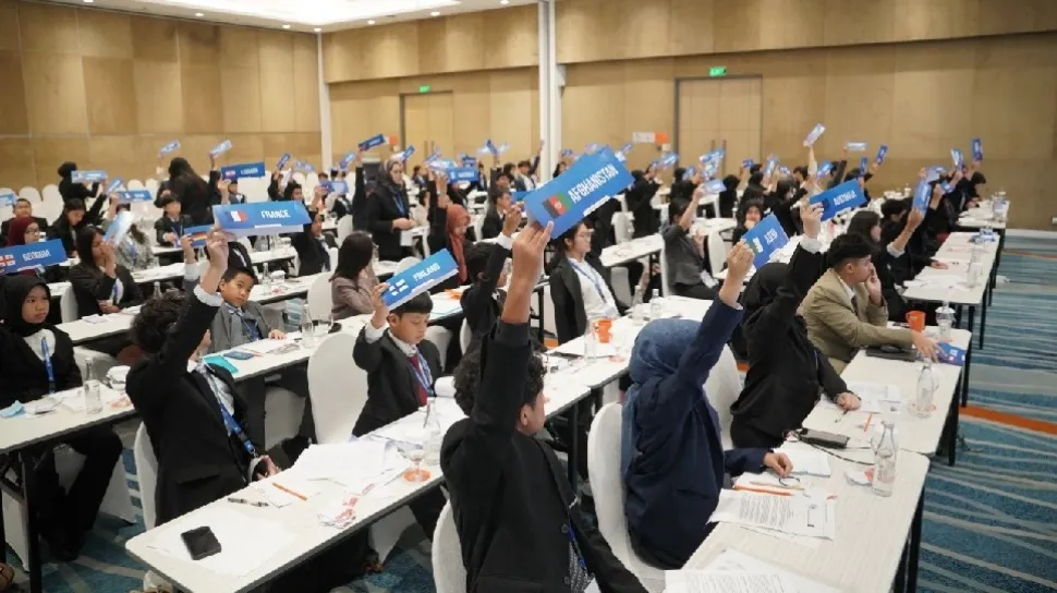 Generasi Muda Berperan dalam Diplomasi Global di AYIMUN VC ke-27