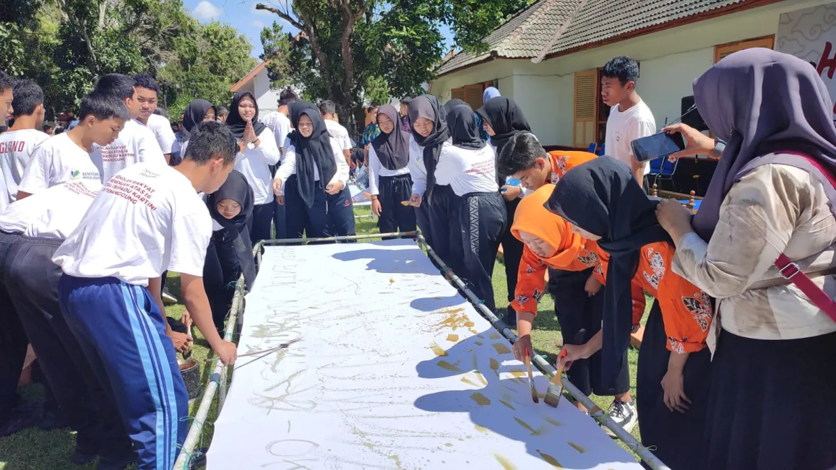 Sentra Terpadu Kartini Gelar Kolaborasi Membatik dan Fashion Show Bersama Siswa SRMA 16