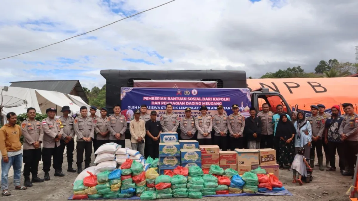 Polres Bener Meriah Gelar Meugang dan Bagikan Bantuan Sosial untuk Korban Bencana