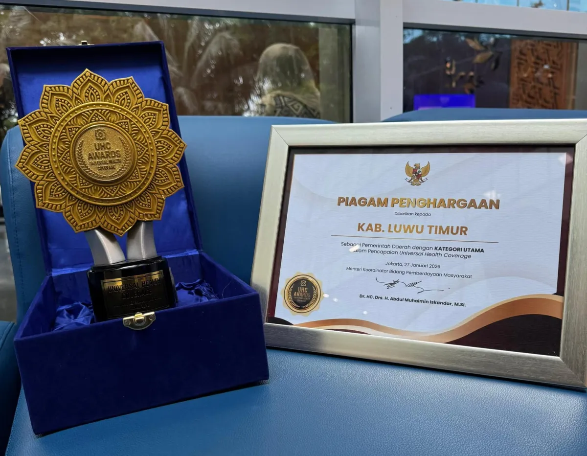 Luwu Timur Raih Penghargaan UHC Kategori Utama di Sulsel