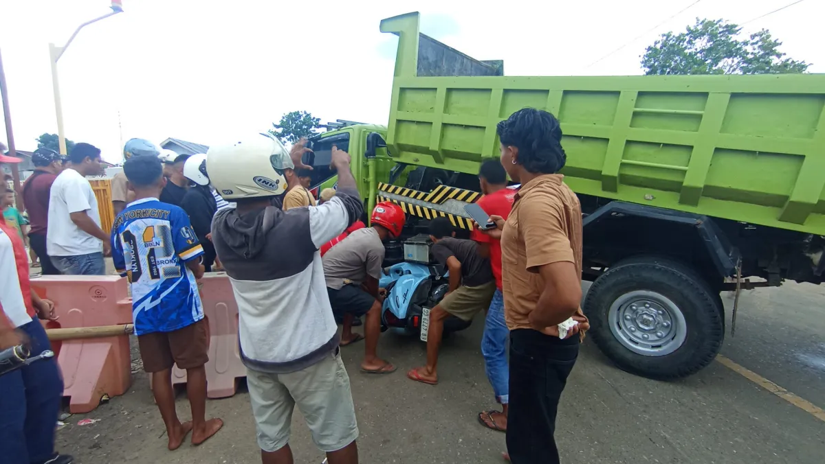 Kecelakaan Lalu Lintas di Gerbang SPBU Lembor: Dua Pengendara Sepeda Motor Terluka