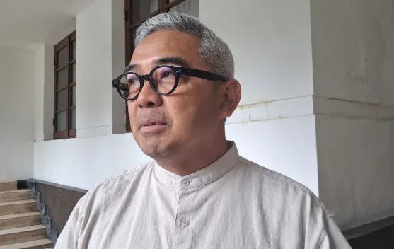Satu Tahun Farhan: Penurunan Kemiskinan dan Tantangan Sanitasi di Bandung
