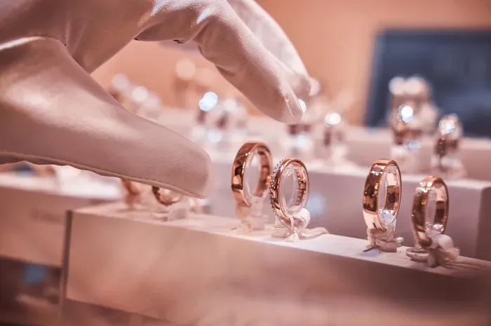 Kecantikan dan Kelebihan Perhiasan Rose Gold yang Menjadi Favorit Wanita