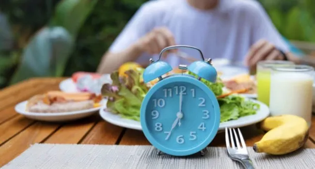 Tips Diet Sehat Saat Puasa dari Dokter untuk Turunkan Berat Badan