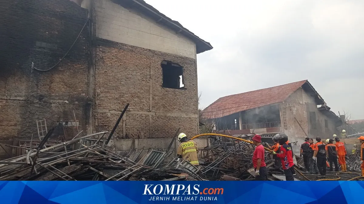 Kebakaran Gudang Dekorasi Pesta di Jaktim, Kerugian Capai Rp 2 Miliar