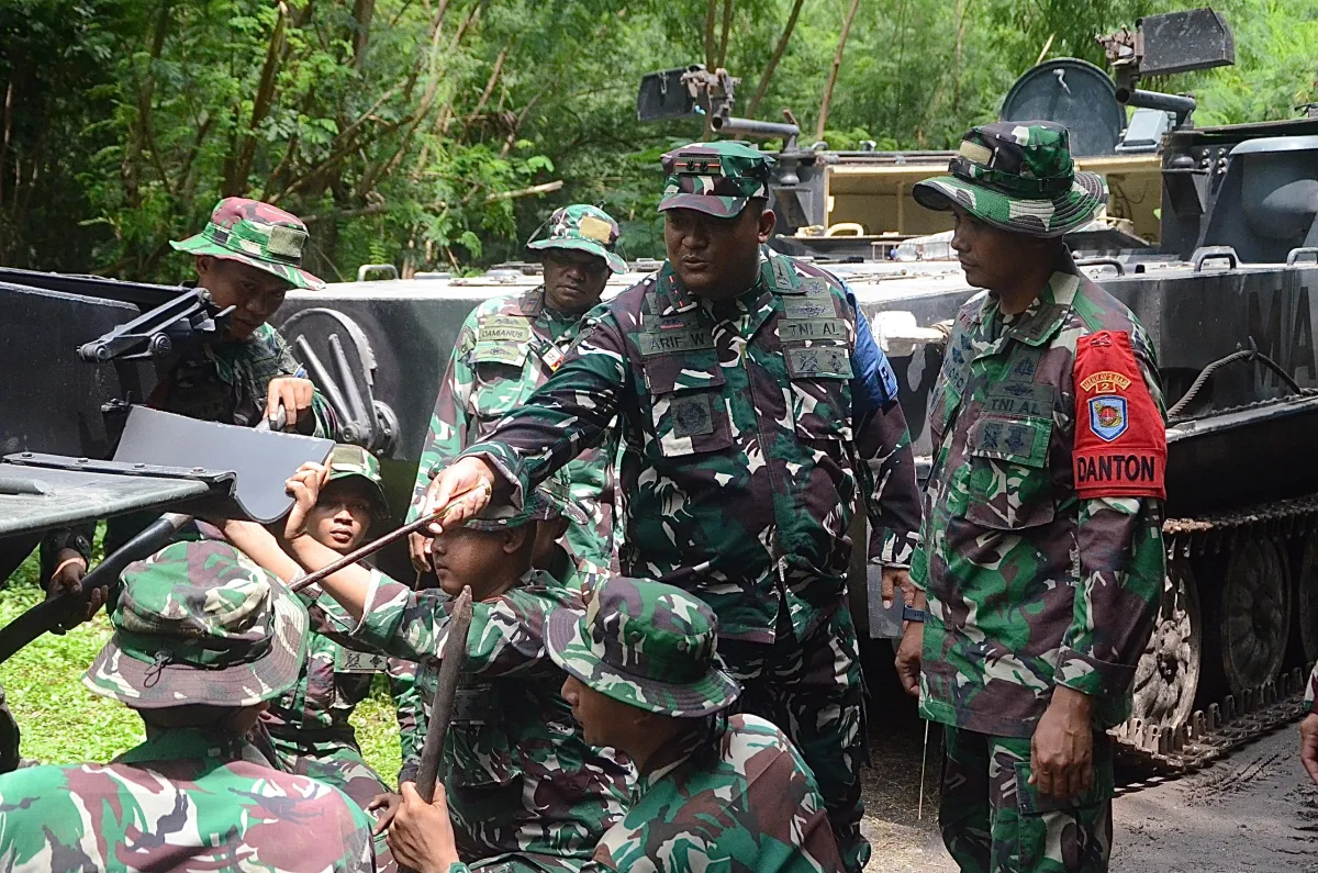 Prajurit Yonranratfib 2 Mar Tingkatkan Kapabilitas Mengemudi Ranpur dalam Latihan Kesenjataan