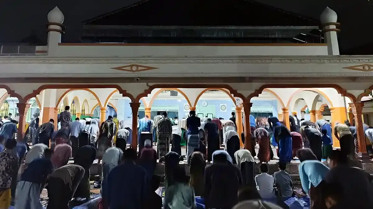 Tradisi Salat Tarawih Kilat di Blitar yang Bertahan Selama 119 Tahun