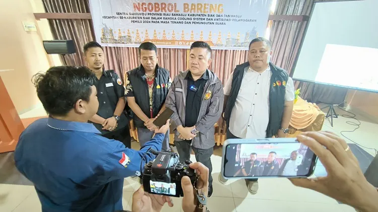 Sentra Gakkumdu Riau Mengadakan Diskusi dengan Pengawas Pemilu Kabupaten Siak