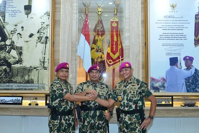 Serah Terima Jabatan Kepala Staf Korps Marinir: Mayjen Suherlan Resmi Menggantikan Mayjen Nadir