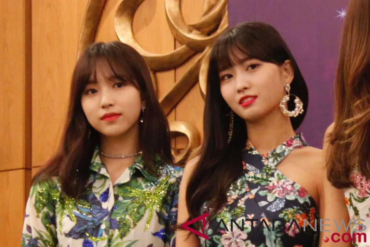 Mina TWICE Absen dari Konser di Philadelphia Karena Masalah Kesehatan