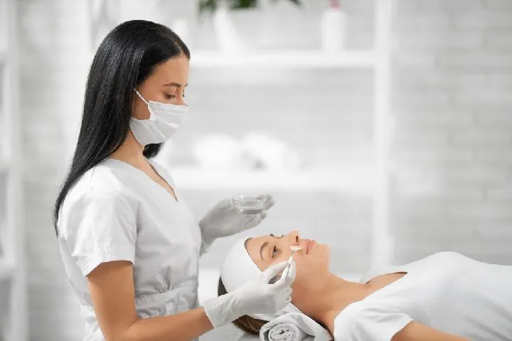 11 Larangan Penting Sebelum Mengunjungi Klinik Kecantikan