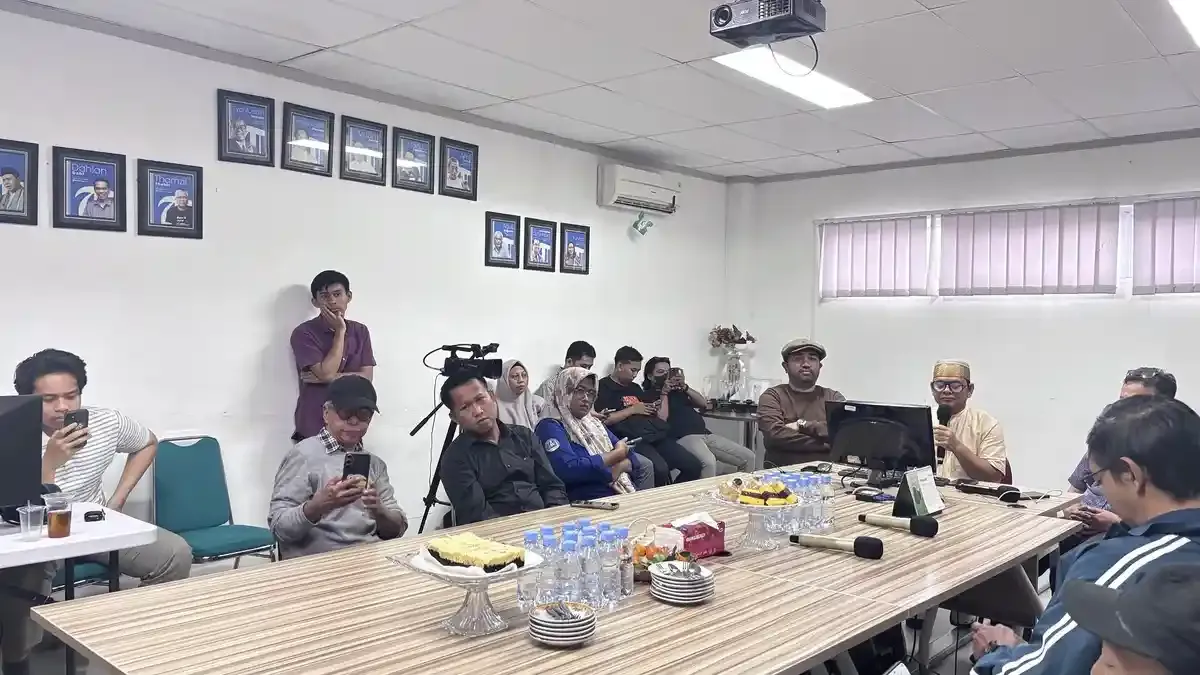 Diskusi Publik Mengenai Dinamika Pemerintahan Soppeng di Tribun Timur