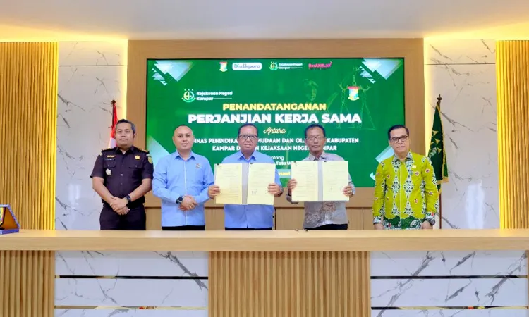 Kejari Kampar Awasi Program Pendidikan Lewat Pendampingan Hukum