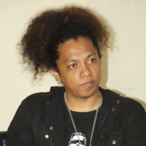 Biografi Arie Kriting: Komika dan Aktor Berbakat dari Kendari