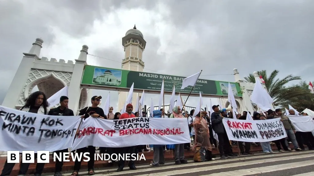 Warga Aceh Kibarkan Bendera Putih Tuntut Bantuan Darurat
