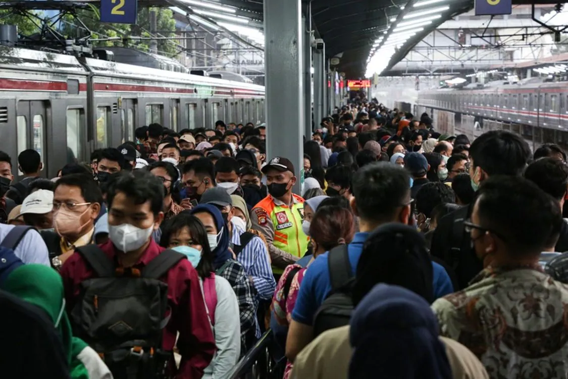 Tantangan Lapangan Kerja Akibat Penurunan Kelas Menengah di Indonesia