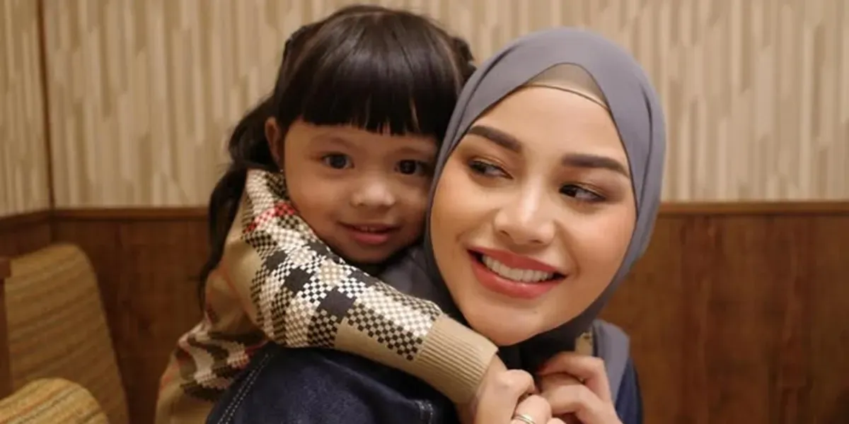 Anak Selebritas Hadapi Sekolah Online Akibat Aksi Demonstrasi di Jakarta