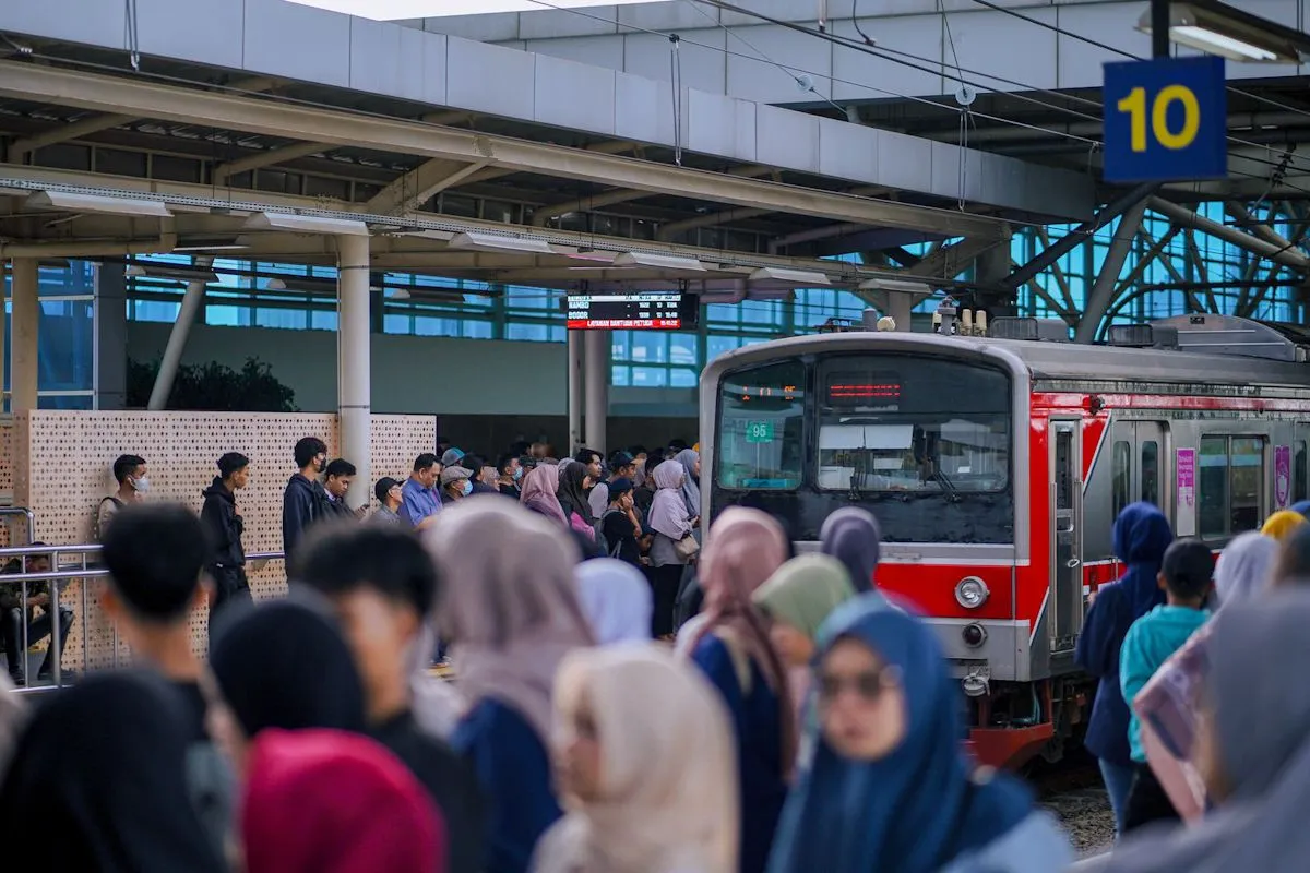 KAI Tingkatkan Layanan KRL Jabodetabek untuk Mobilitas Urban