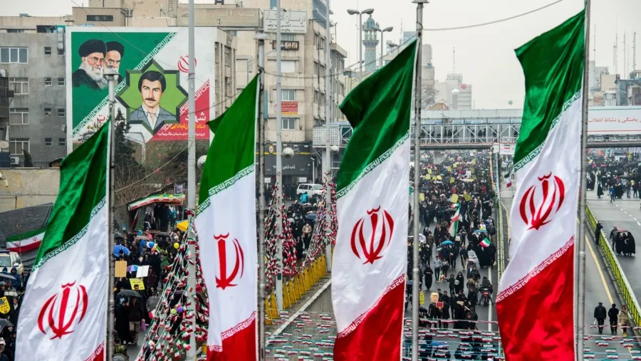 Negara-negara Besar Evakuasi Diplomat di Tengah Ketegangan Iran