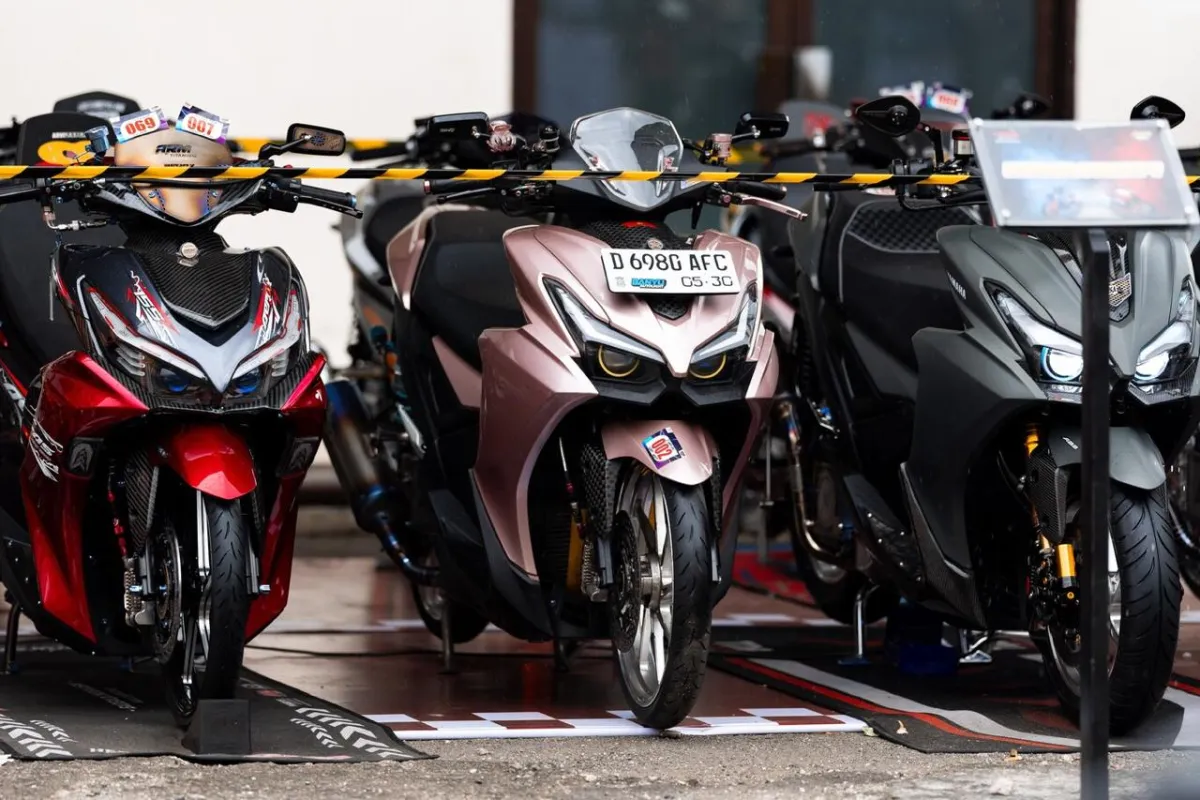 Ratusan Bikers Meriahkan Gathering Team AEROX di Bandung dan Surabaya