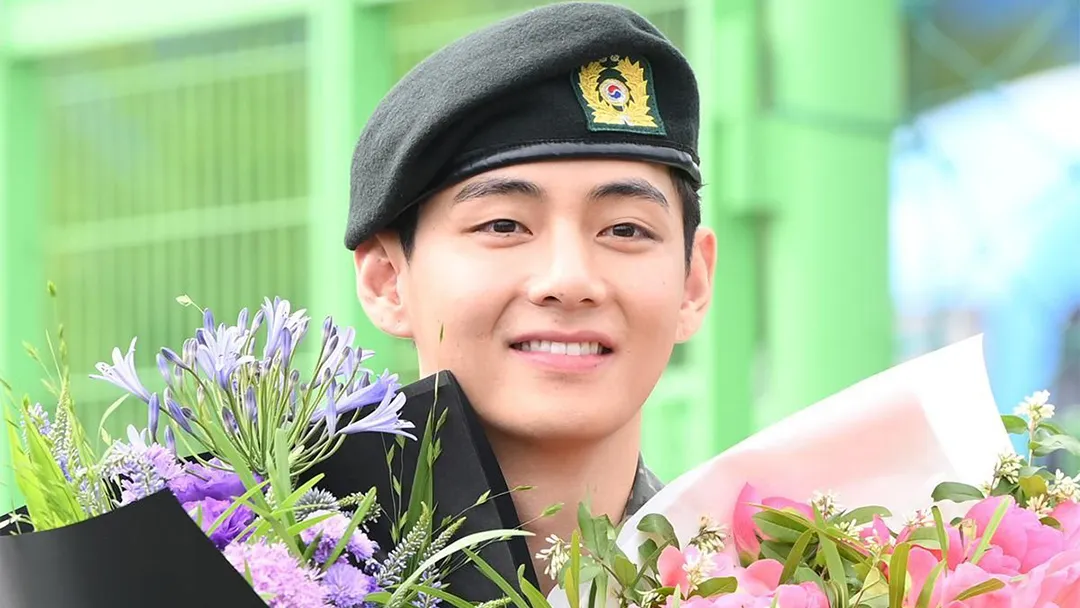 V BTS Jadi Selebritas Paling Dicintai Selama Wajib Militer