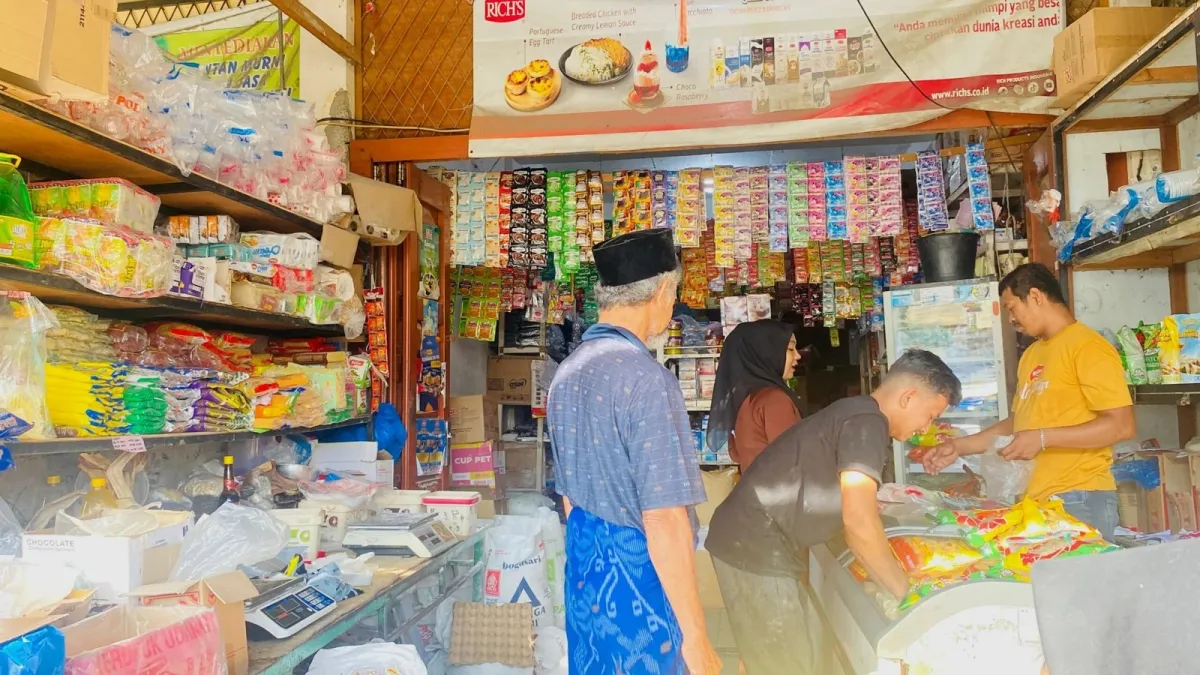Toko Bahan Kue di Pasar Rukoh Dipadati Pembeli Saat Ramadan