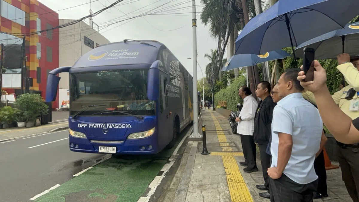 Surya Paloh Lepas Tim Safari Ramadhan NasDem dari Bekasi