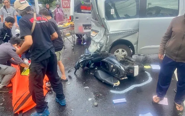 Truk Rem Blong Tewaskan Eks Ketua Grasiba di Batu