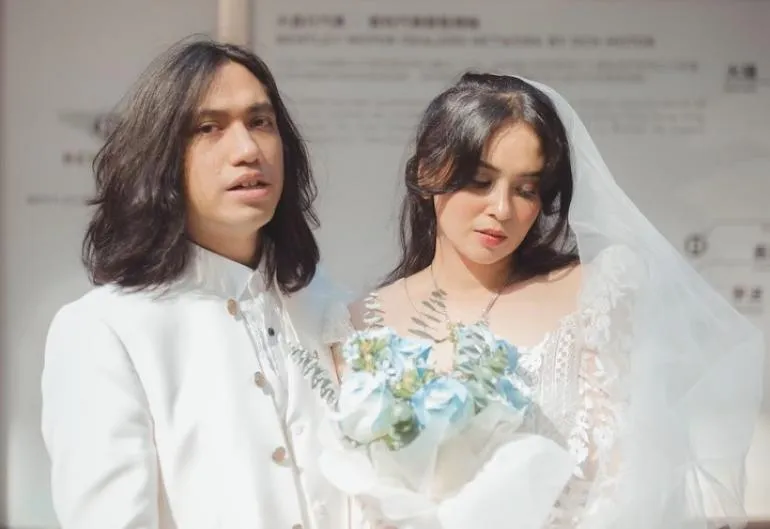Ayushita Resmi Menikah dengan Gerald Situmorang dari Barasuara
