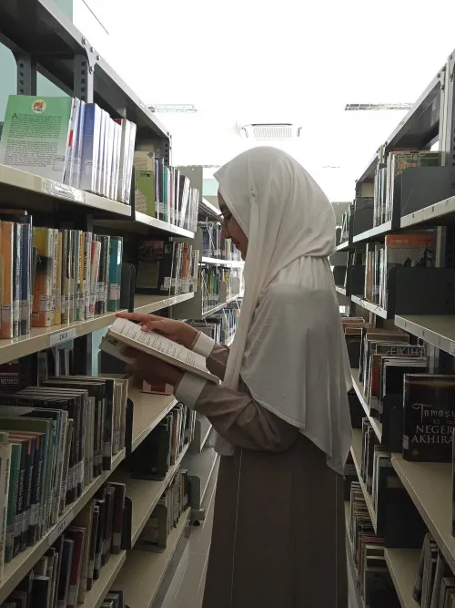 Perpustakaan Umum: Ruang Netral untuk Membangun Persatuan di Era Digital